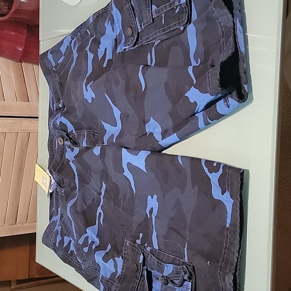 Mens blue black and Gray Cargo shorts size 42 - Picture 3 of 5